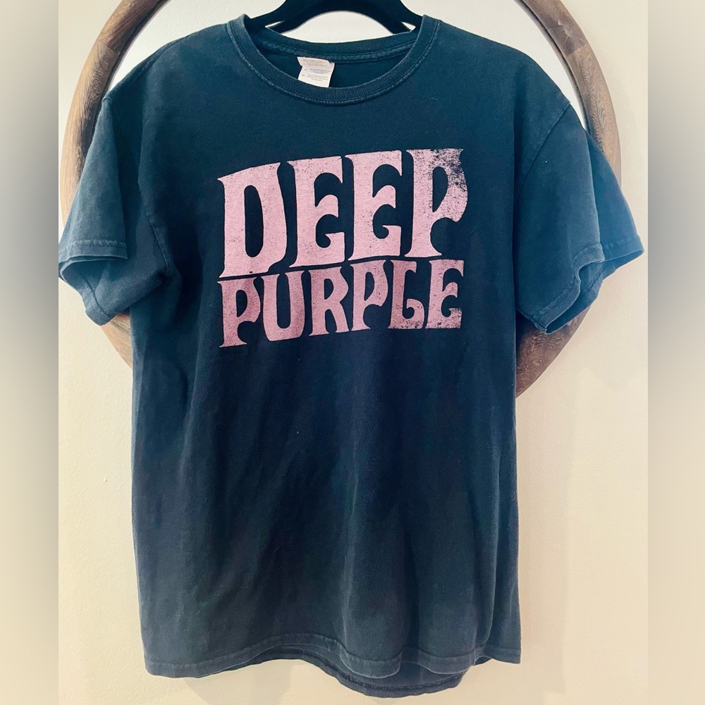 Gildan Heavy Cotton Black T‑Shirt with Blue Logo Tag
